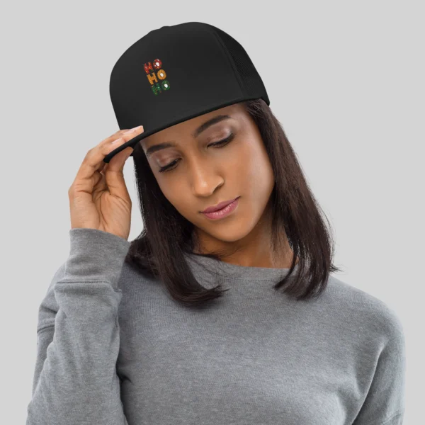 Mulher Preto Chapéu Preto Bordado